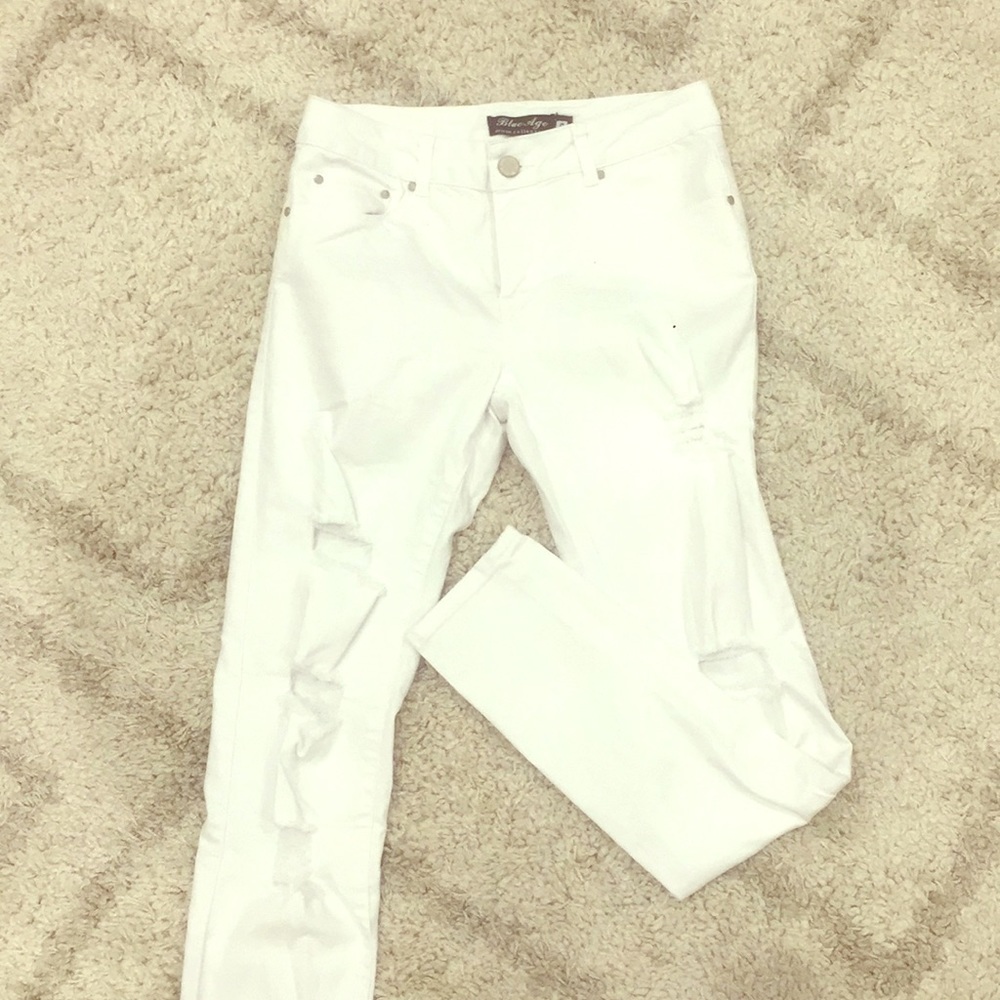 White denim pant